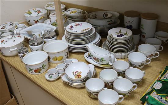 A large collection of Royal Worcester Evesham and other tableware,